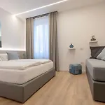 Dea Πανσιόν